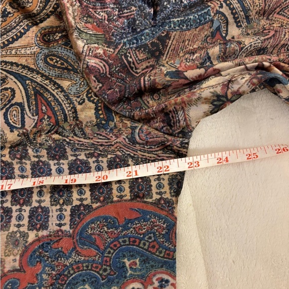 Luxurious Black and Brown Bomber Jacket with Ribbed Details - Picture 4 of 8